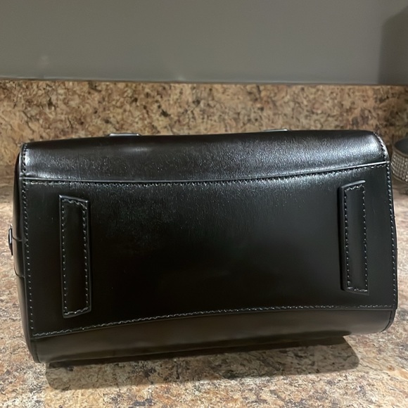 Givenchy Mini Antigona W/Lock - Picture 5 of 8